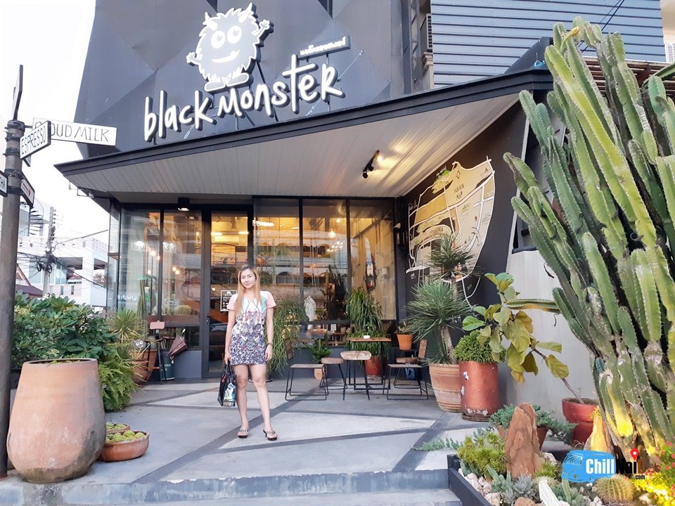 Black Monster Cafe2